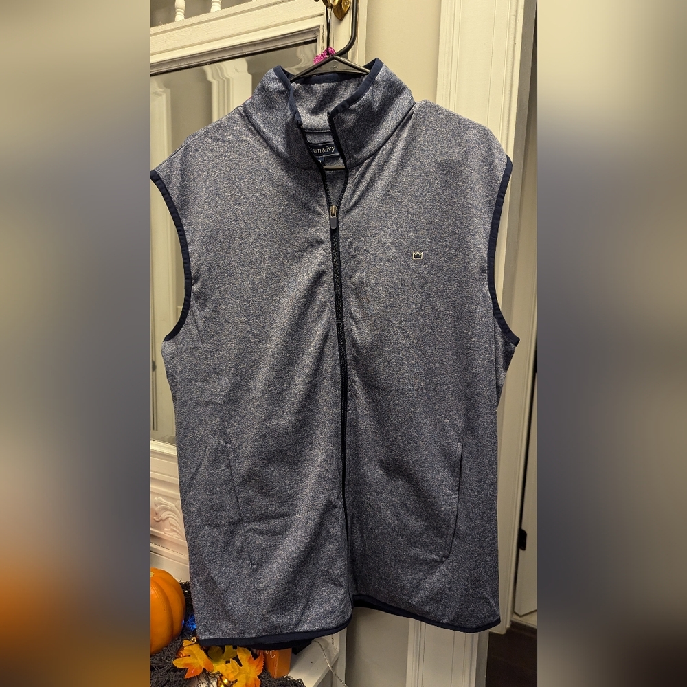 Crown and ivy vest